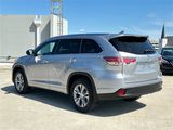 Used 2014 Toyota Highlander XLE image 3