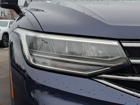 Certified 2022 Volkswagen Tiguan SE w/ Panoramic Sunroof Package AWD/4WD image 16