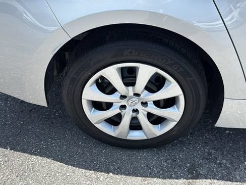 Used 2024 Toyota Corolla LE FWD image 12