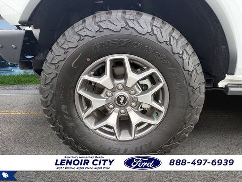Used 2024 Ford Bronco Badlands AWD/4WD image 9
