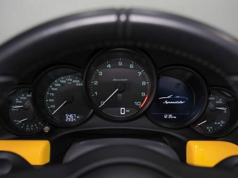 Used 2019 Porsche 911 Speedster RWD image 49
