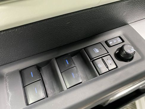 Used 2023 Toyota Sequoia Capstone AWD/4WD image 19