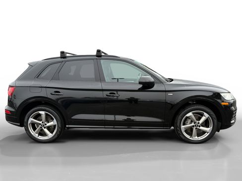 Used 2020 Audi Q5 2.0T Titanium Premium Plus w/ Premium Plus Package image 6