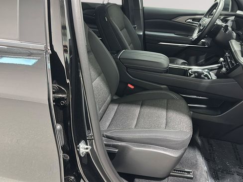 Used 2025 Chevrolet Traverse LT w/ Sun and Wheel Package AWD/4WD image 26