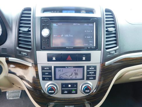 Used 2011 Hyundai Santa Fe Limited image 12