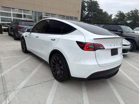 Used 2024 Tesla Model Y Performance AWD/4WD image 6
