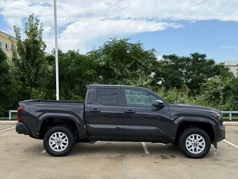 Used 2026 Toyota Tacoma SR5 RWD image 5