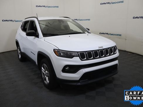 Used 2024 Jeep Compass Latitude AWD/4WD image 3