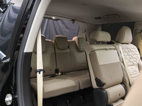 New 2025 Nissan Armada Platinum Reserve image 19