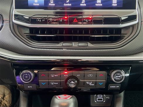 Used 2024 Jeep Compass Trailhawk image 17