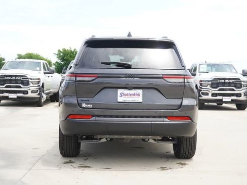 New 2026 Jeep Grand Cherokee Altitude AWD/4WD image 8