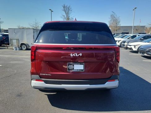 New 2026 Kia Carnival FWD image 5