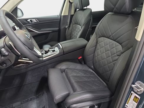 Used 2025 BMW X7 xDrive40i w/ Premium Package AWD/4WD image 11