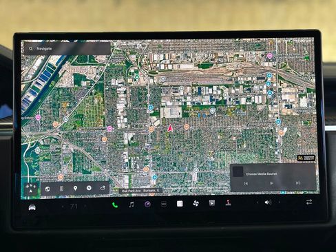 Used 2022 Tesla Model X Plaid image 38