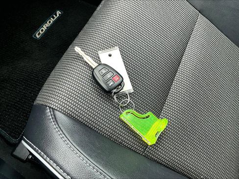 Used 2016 Toyota Corolla S image 10