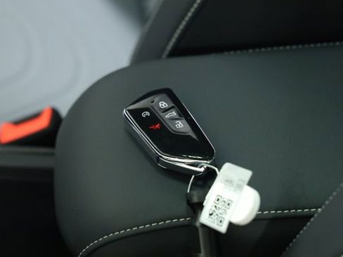 New 2026 Volkswagen Tiguan SE R-Line image 38