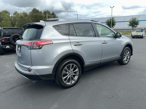 Used 2018 Toyota RAV4 Limited w/ Advanced Technology Package AWD/4WD image 4