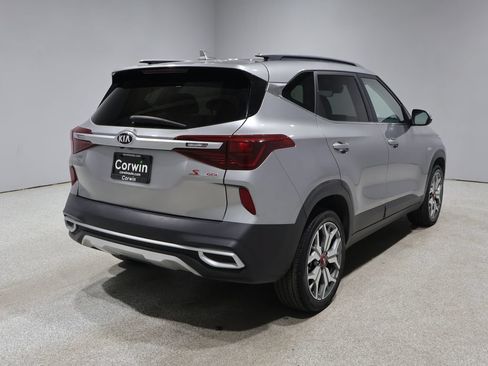 Used 2021 Kia Seltos S AWD/4WD image 2
