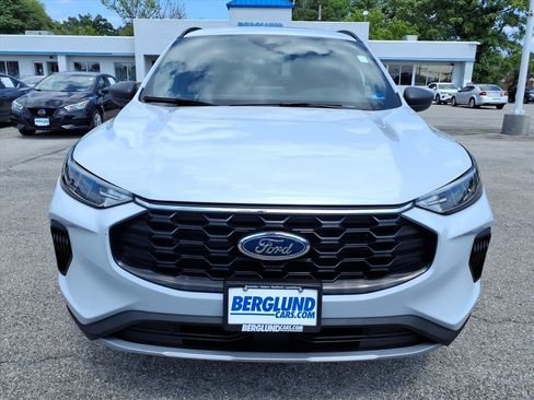 Used 2025 Ford Escape ST-Line AWD/4WD image 9