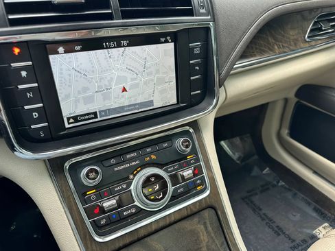 Used 2017 Lincoln Continental Select w/ Climate Package FWD image 26