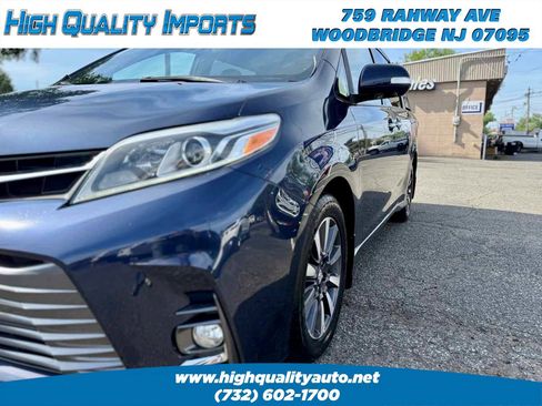 Used 2020 Toyota Sienna Limited Premium AWD/4WD image 9