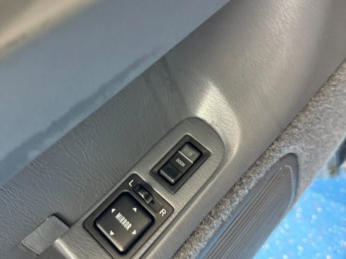 Used 1995 Toyota Previa DX image 38