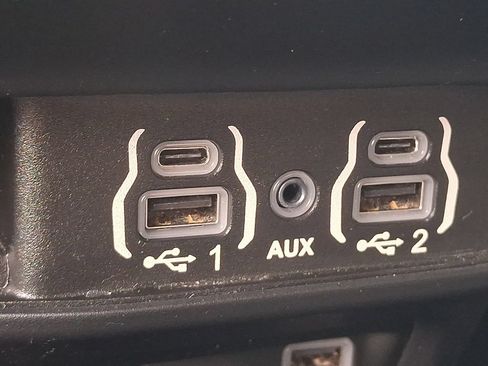 Used 2021 Chrysler Pacifica Touring-L w/ Uconnect Theater Family Group FWD image 25
