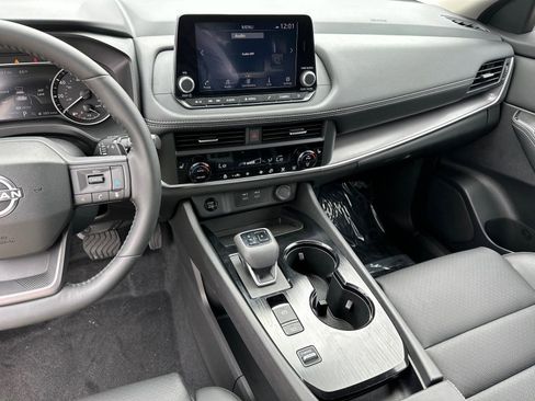 New 2025 Nissan Rogue SV w/ SV Premium Package FWD image 27