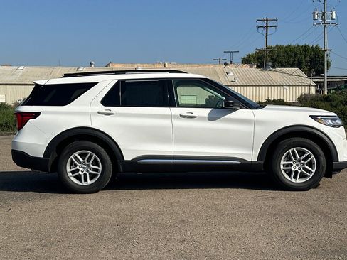 New 2025 Ford Explorer Active w/ Active Comfort Package image 3