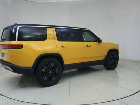 Used 2024 Rivian R1S Adventure image 73