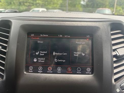 Used 2019 Jeep Cherokee Latitude Plus w/ Comfort/Convenience Group AWD/4WD image 31