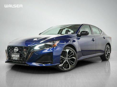 Used 2023 Nissan Altima 2.5 SR AWD/4WD image 1