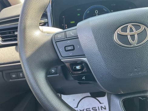 Used 2025 Toyota Camry LE FWD image 35