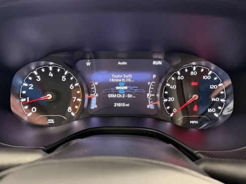 Used 2022 Jeep Compass Trailhawk w/ Trailhawk Convenience Group AWD/4WD image 19