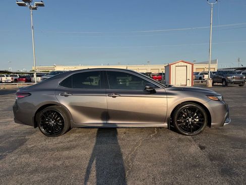 Used 2024 Toyota Camry XSE FWD image 4