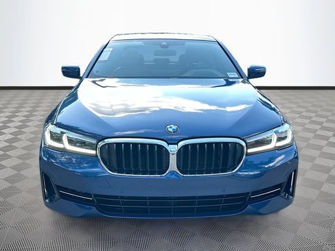 Used 2023 BMW 540i w/ Premium Package image 2