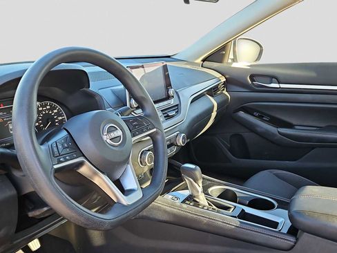 Used 2023 Nissan Altima 2.5 SV image 10