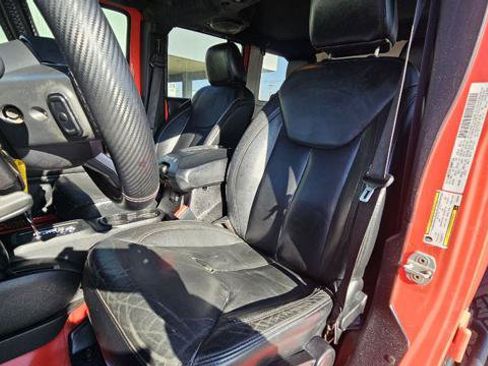 Used 2013 Jeep Wrangler Unlimited Sahara AWD/4WD image 12
