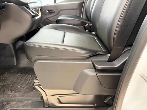 New 2026 Ford Transit 250 148 Medium Roof RWD image 11