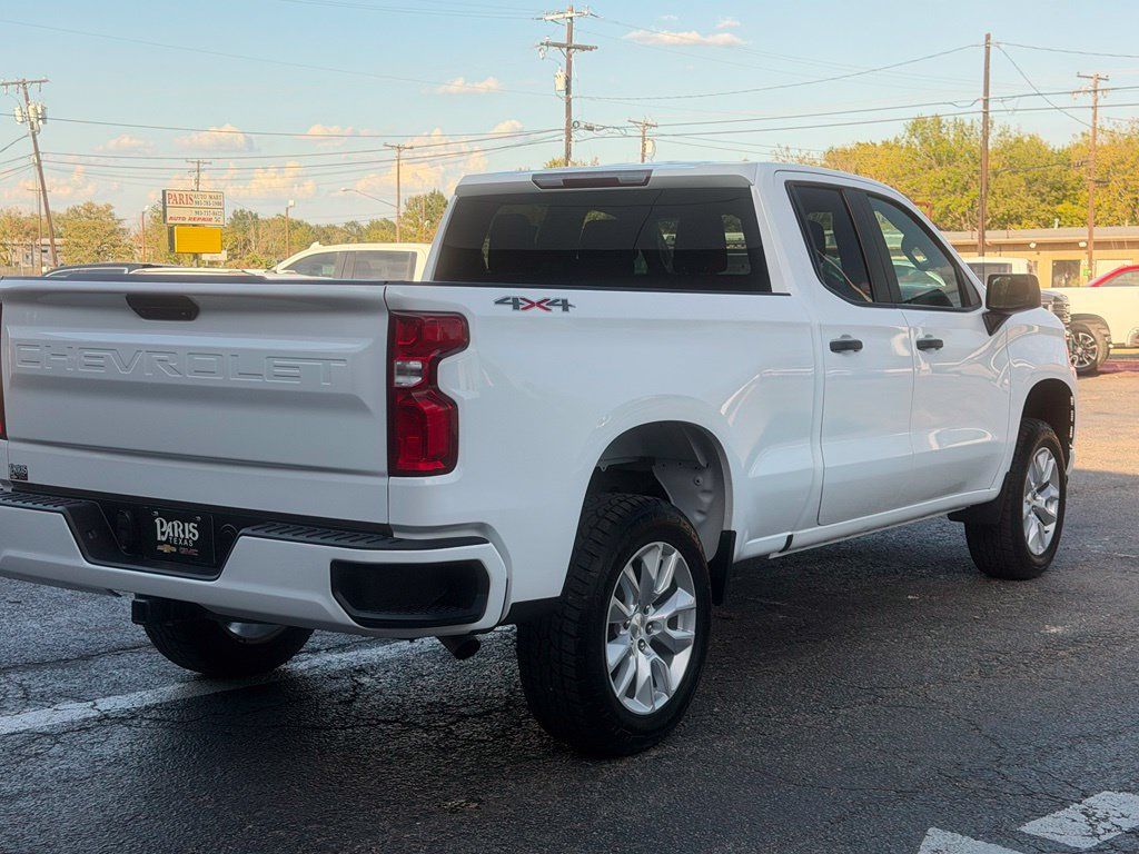 Used 2022 Chevrolet Silverado 1500 Custom w/ Safety Confidence Package AWD/4WD image 7