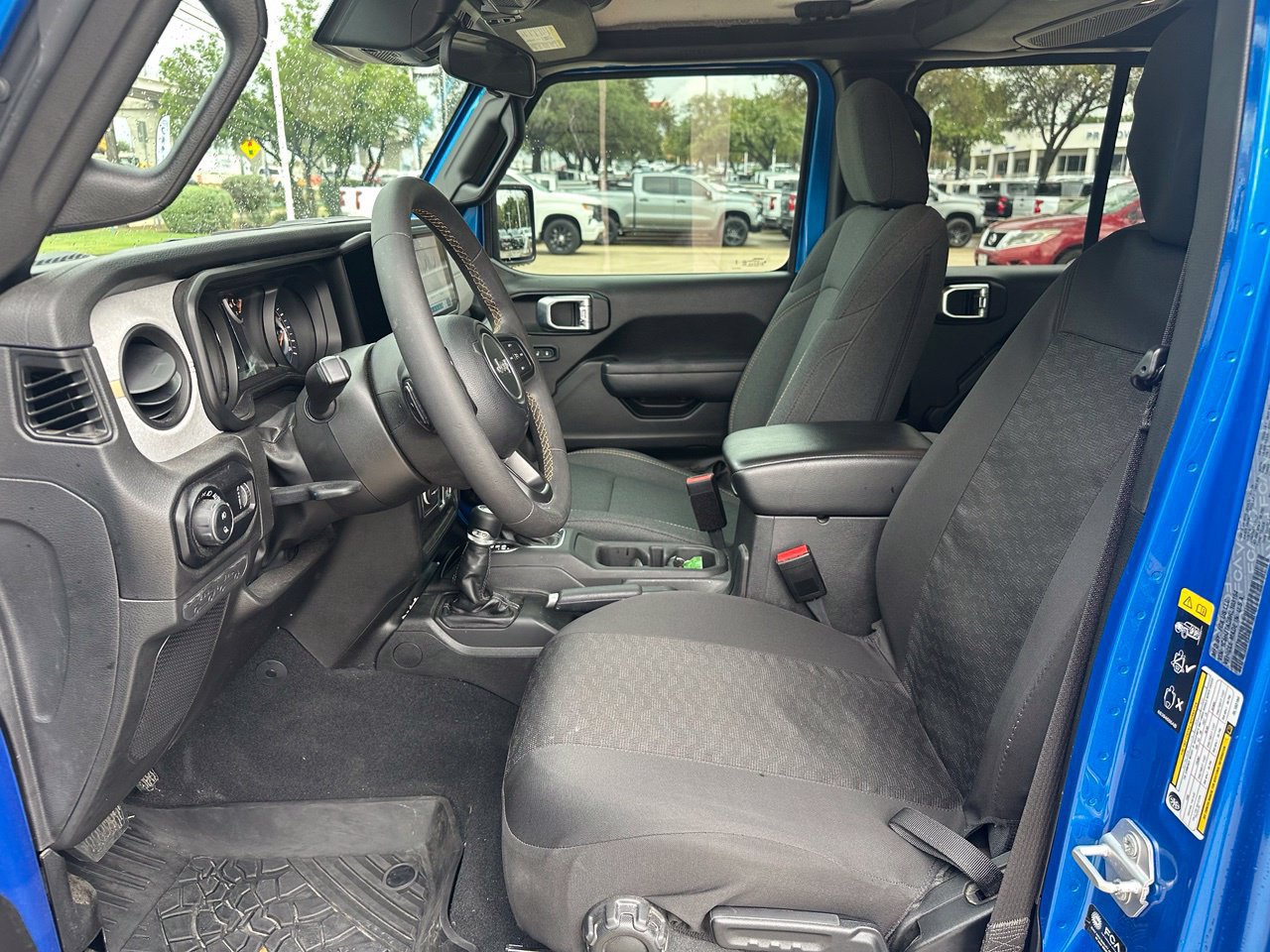 Used 2024 Jeep Gladiator Sport AWD/4WD image 9