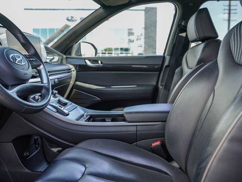 Used 2023 Hyundai Palisade Calligraphy image 14