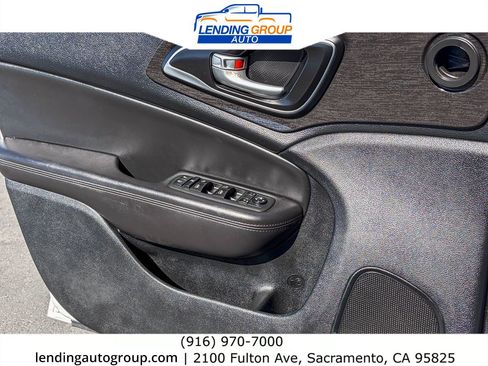 Used 2015 Chrysler 200 C FWD image 19