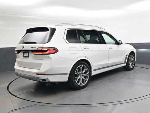 Used 2023 BMW X7 xDrive40i w/ Premium Package image 4