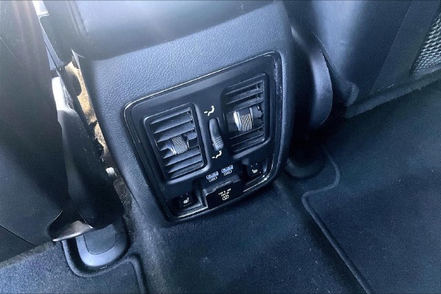 Used 2019 Jeep Grand Cherokee Limited w/ Luxury Group II RWD image 35