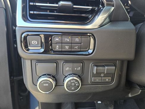 New 2026 GMC Yukon XL Elevation w/ Elevation Premium Package image 15