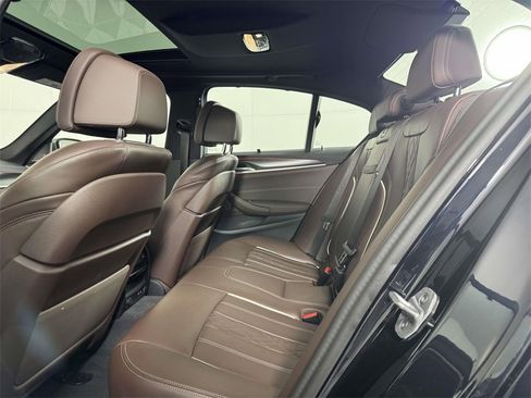 Used 2023 BMW M550i xDrive w/ Executive Package image 32