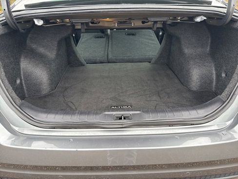 Used 2024 Nissan Altima 2.5 SV image 11