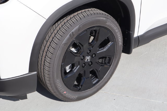 New 2026 Honda Pilot Black Edition image 2