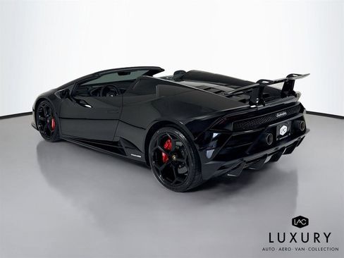 Used 2020 Lamborghini Huracan EVO image 6